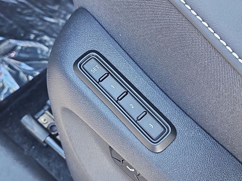 New 2026 Volkswagen Tiguan SEL R-Line image 14