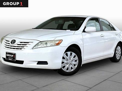 Used 2009 Toyota Camry FWD image 1