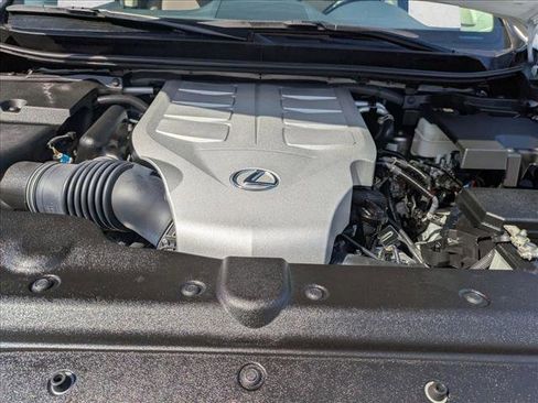 Used 2023 Lexus GX 460 Premium w/ Accessory Package image 24