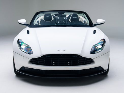 Used 2020 Aston Martin DB11 Volante image 9