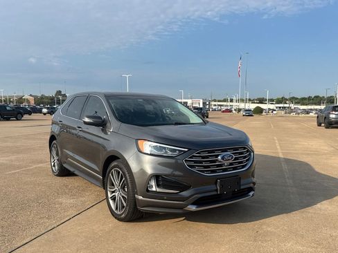 Used 2019 Ford Edge Titanium w/ Equipment Group 301A FWD image 2