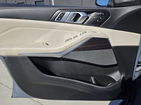 Used 2024 BMW X7 xDrive40i w/ Executive Package image 19