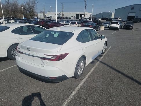 Used 2025 Toyota Camry LE image 6