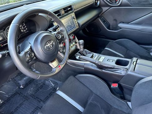 Used 2023 Toyota GR86 Premium w/ ALL Weather Mat Package (TMS) RWD image 10