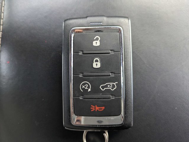 Certified 2022 Jeep Grand Cherokee Overland w/ Luxury Tech Group IV AWD/4WD image 32