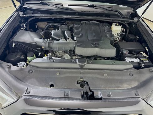 Used 2020 Toyota 4Runner Nightshade image 31