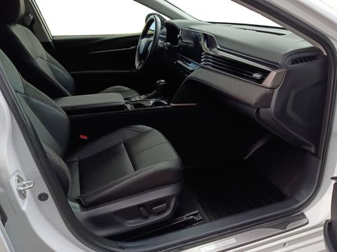 Used 2025 Toyota Camry XLE FWD image 24