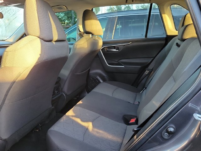 Used 2022 Toyota RAV4 XLE FWD image 9