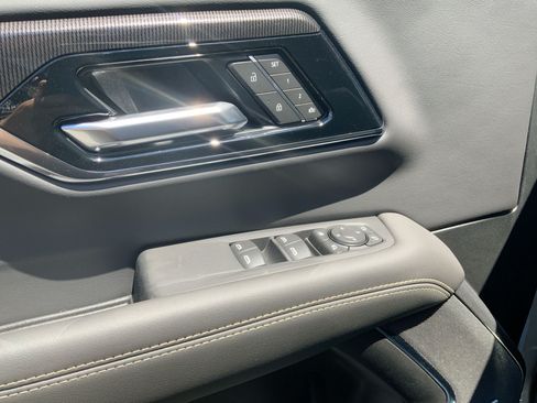 New 2026 GMC Yukon Elevation w/ Elevation Premium Package AWD/4WD image 24