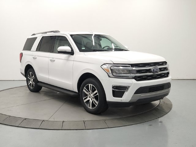 Used 2024 Ford Expedition Limited RWD image 3