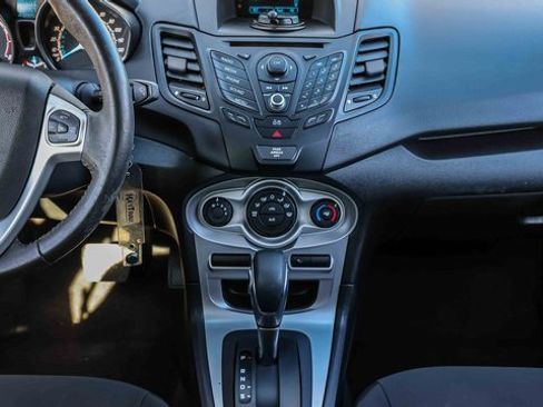Used 2016 Ford Fiesta SE image 10