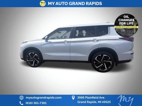 Used 2024 Mitsubishi Outlander SE AWD/4WD image 5