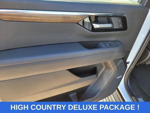 New 2026 Chevrolet Suburban High Country image 10