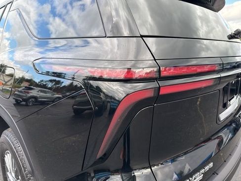 New 2026 Chevrolet Traverse LT w/ LPO, Floor Liner Package FWD image 18