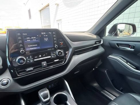 Used 2022 Toyota Highlander XSE FWD image 15