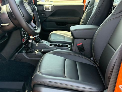 New 2025 Jeep Wrangler Unlimited Rubicon 392 image 13