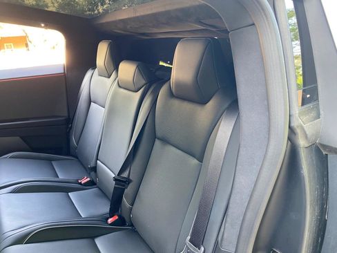 Used 2025 Tesla Cybertruck AWD Crew Cab image 33