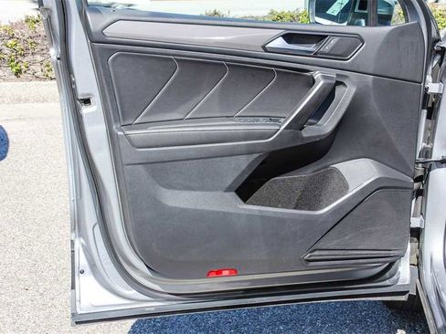 Used 2023 Volkswagen Tiguan SE image 20