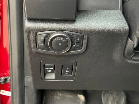Used 2018 Ford F150 XLT w/ Equipment Group 302A Luxury AWD/4WD image 19