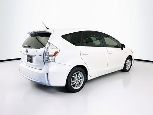Used 2013 Toyota Prius V Two image 9