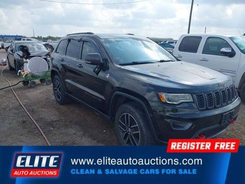 Used 2017 Jeep Grand Cherokee Trailhawk w/ Trailhawk Luxury Group image 2