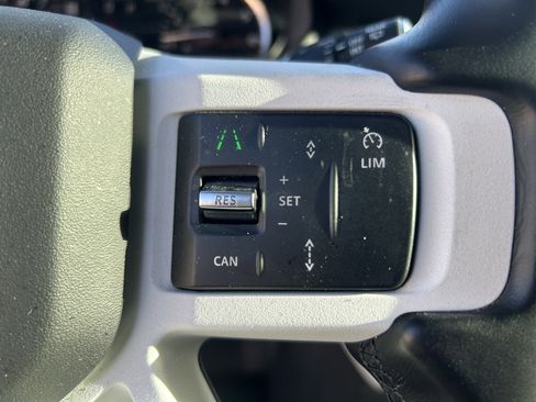 Used 2023 Land Rover Defender 110 SE image 21