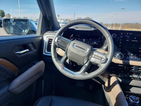Certified 2023 GMC Canyon Denali image 11