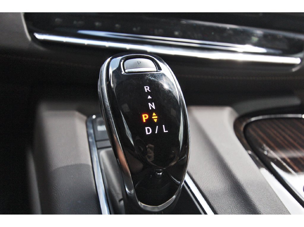 Used 2023 Cadillac Escalade ESV Premium Luxury AWD/4WD image 26