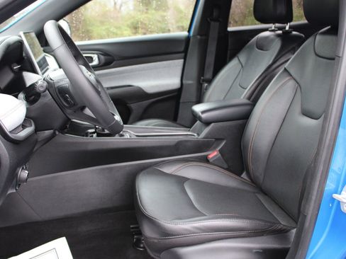 Used 2023 Jeep Compass Latitude image 13