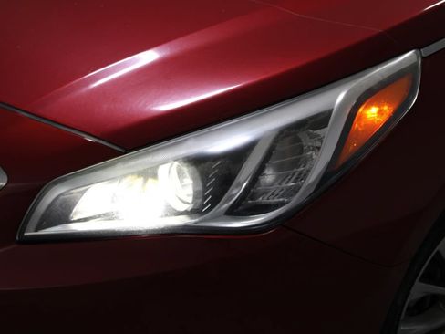 Used 2015 Hyundai Sonata Limited w/ Option Group 06 FWD image 48