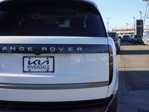 Used 2025 Land Rover Range Rover SE AWD/4WD image 18