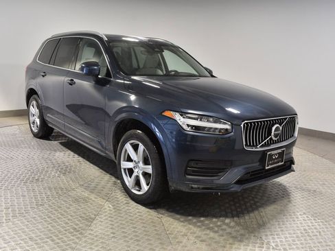 Used 2023 Volvo XC90 B5 Core image 12