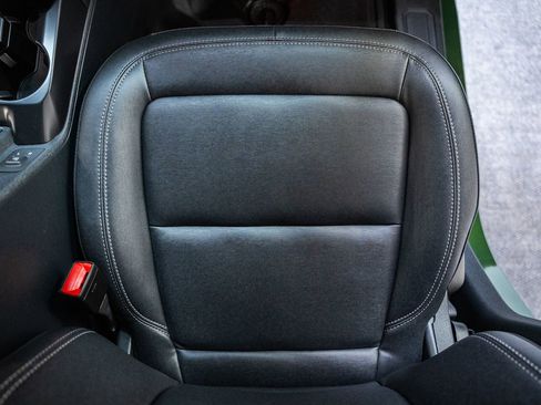 Used 2025 Ford Bronco Badlands image 36