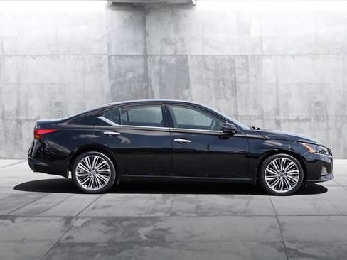 Certified 2025 Nissan Altima 2.5 SL FWD image 5
