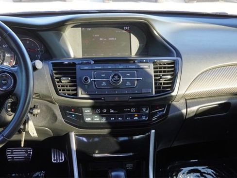 Used 2017 Honda Accord Sport Special Edition image 16