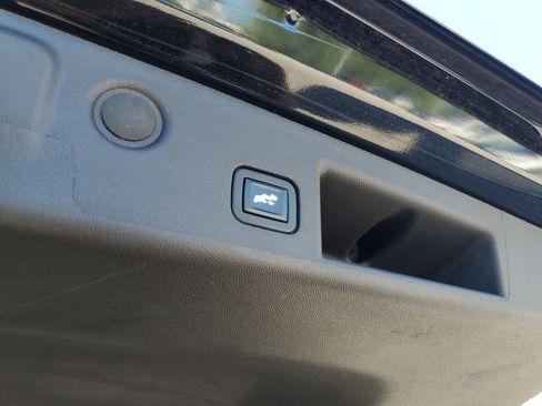 Used 2023 Chevrolet Equinox LT image 13