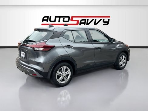 Used 2022 Nissan Kicks S FWD image 7
