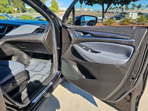 Used 2023 Buick Enclave Essence image 29