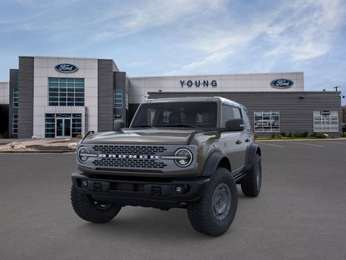 New 2025 Ford Bronco Badlands image 2