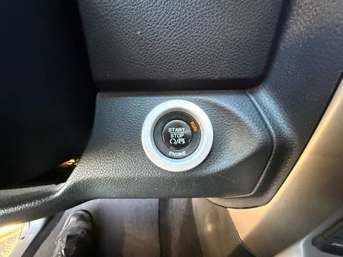 Used 2016 RAM 1500 Laramie w/ Convenience Group AWD/4WD image 31