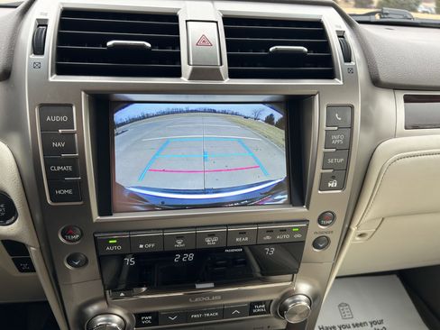 Used 2018 Lexus GX 460 Luxury w/ Preferred Accessory Package image 32