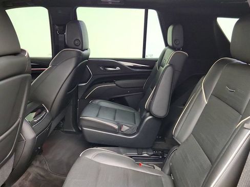 Used 2021 Cadillac Escalade Sport w/ LPO, Illumination Package AWD/4WD image 21