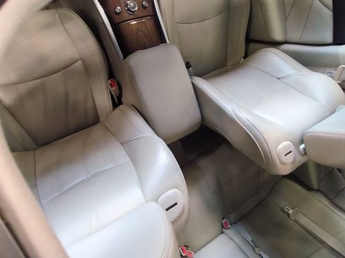 Used 2015 INFINITI Q70 5.6 w/ Deluxe Touring Package image 8