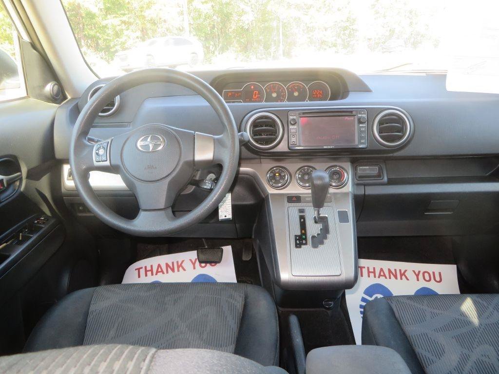 Used 2014 Scion xB FWD image 11