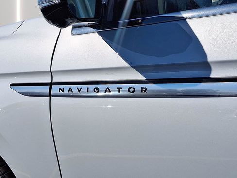 New 2025 Lincoln Navigator L Reserve image 21