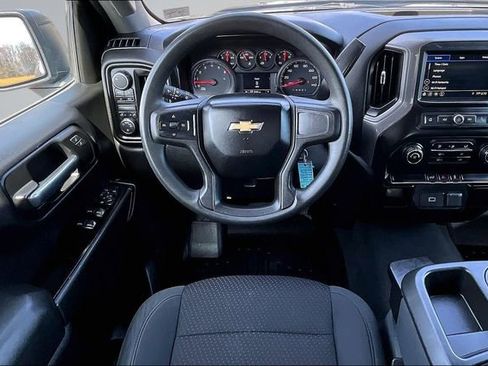 Used 2019 Chevrolet Silverado 1500 Custom w/ Custom Value Package image 9