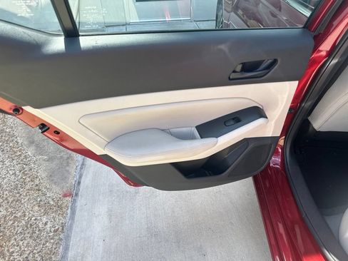 Used 2025 Nissan Altima 2.5 SV FWD image 25