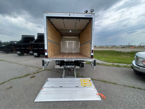 New 2027 Ford E-350 and Econoline 350 Super Duty w/ Power Equipment Group RWD image 5
