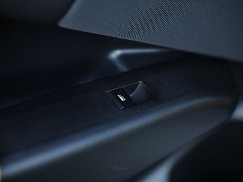 Certified 2025 BMW X3 xDrive30i w/ M Sport Package image 23