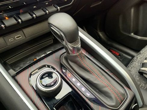 Used 2024 Chevrolet Colorado Z71 w/ Z71 Convenience Package 2 image 22